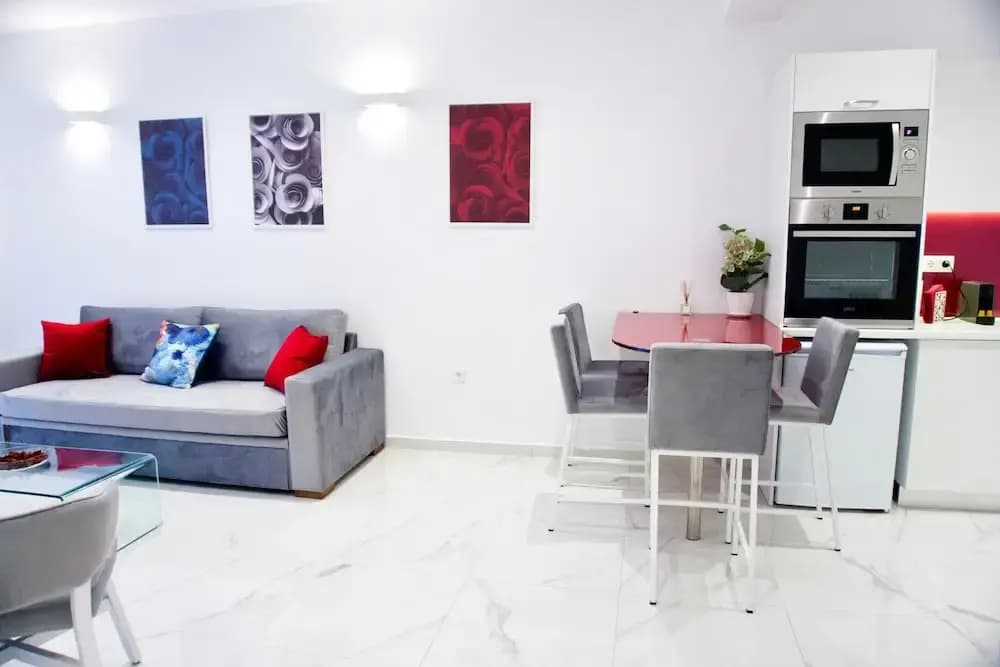 Sophisticated Modern Apt in Athens - photo 16