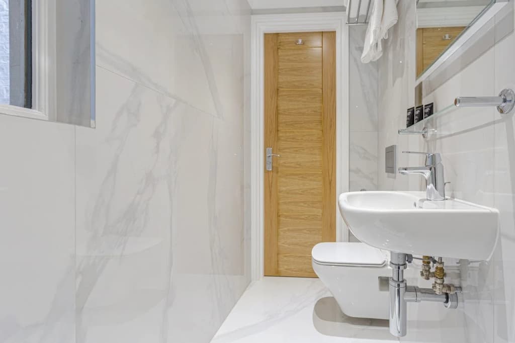 Alexander Apartments - photo 7