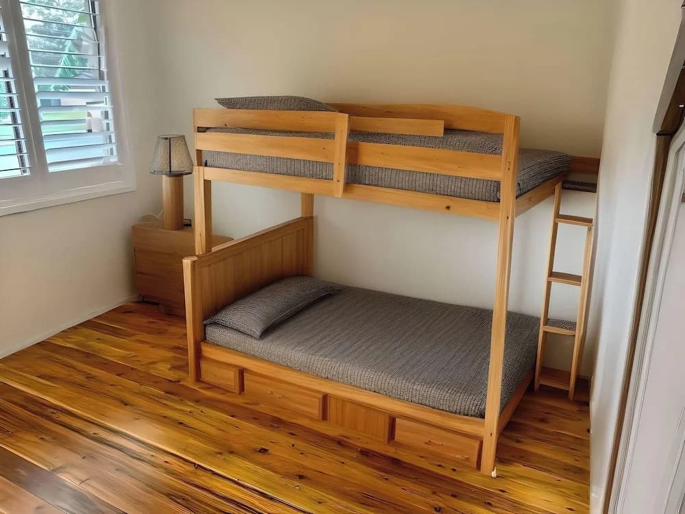 Cheerful 4 Bedroom with free Parking - photo 2