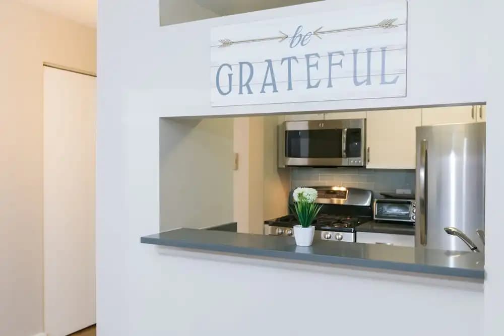Finest Luxury 1 Bedroom Apartment - photo 6