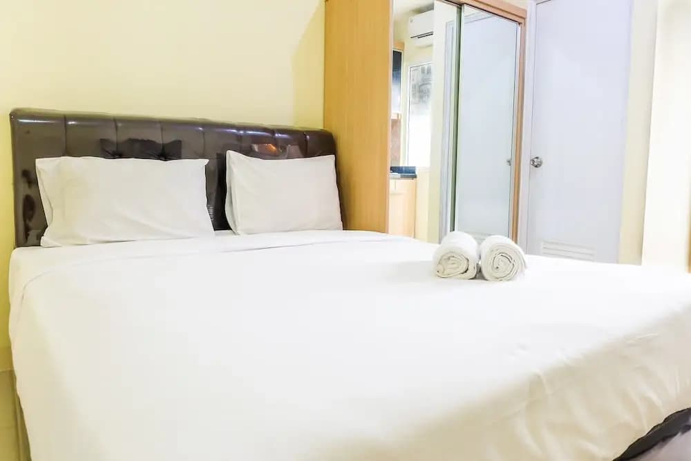 Minimalist Studio Green Pramuka Apartment - photo 2