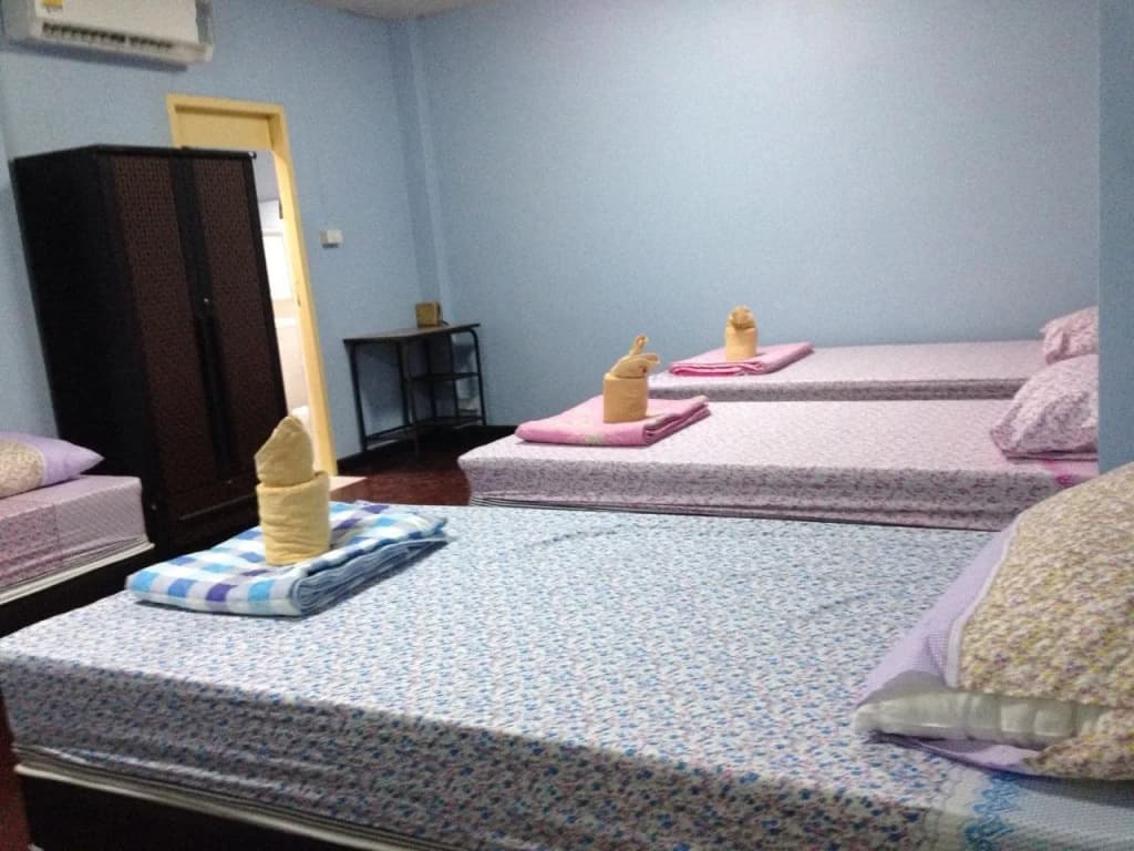 Nalin Guesthouse - photo 3