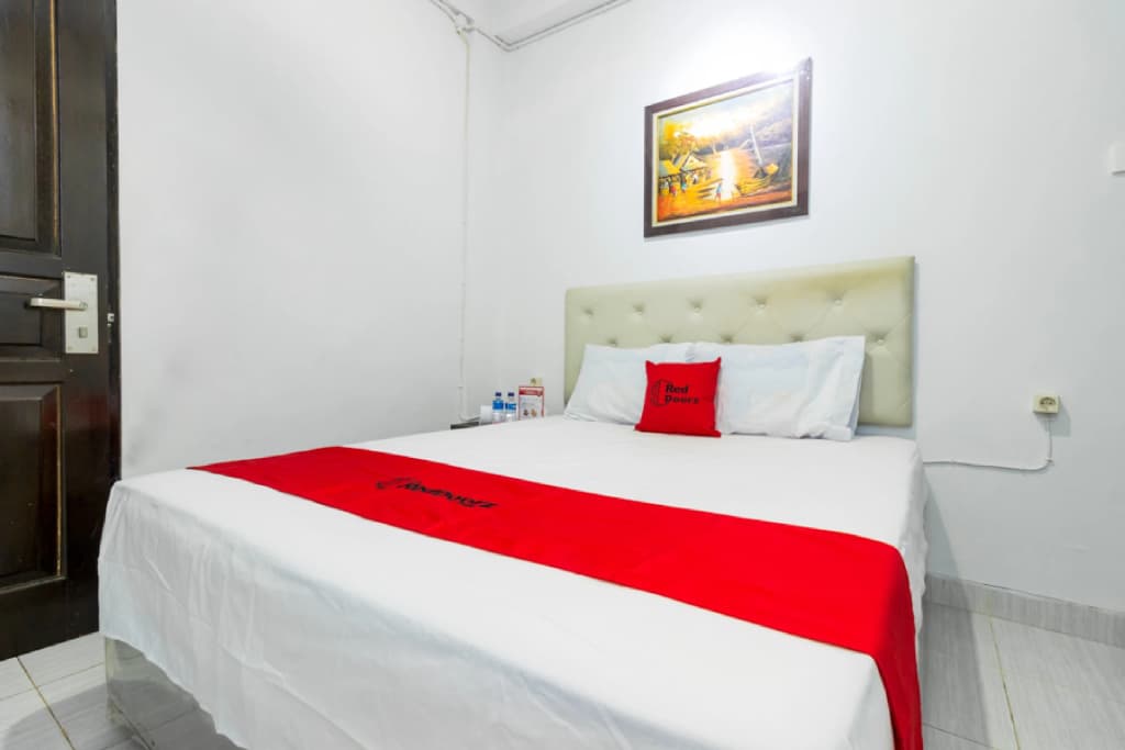 Reddoorz near Gajah Mada Plaza 2 - photo 2