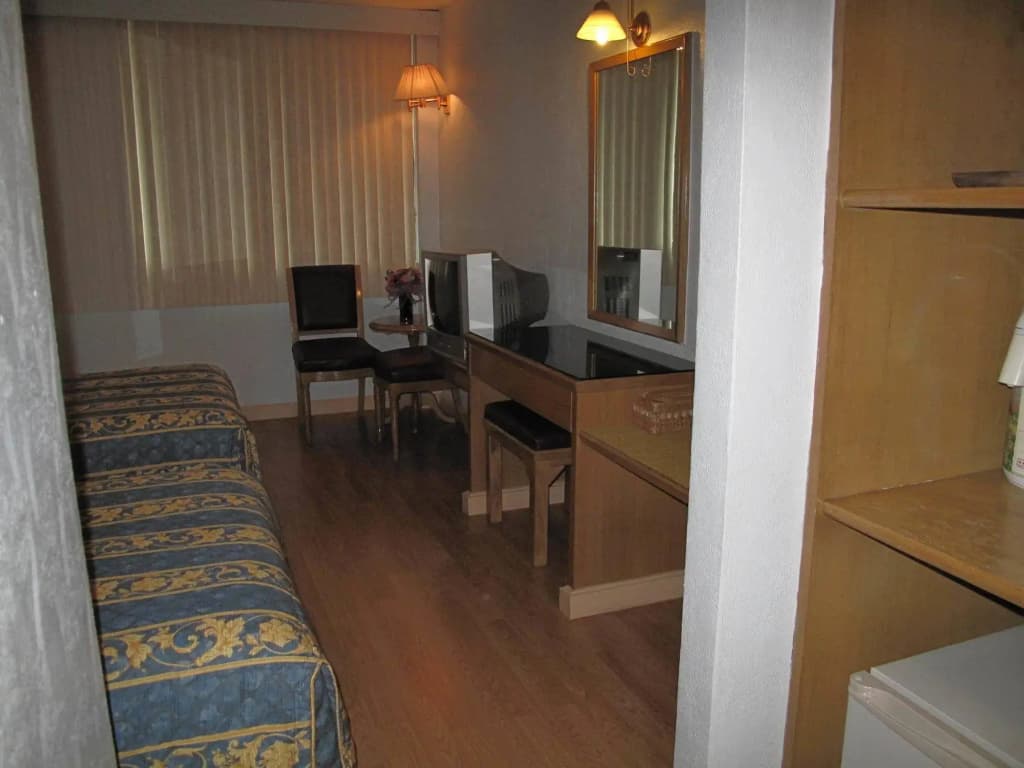 Far East Inn - photo 2
