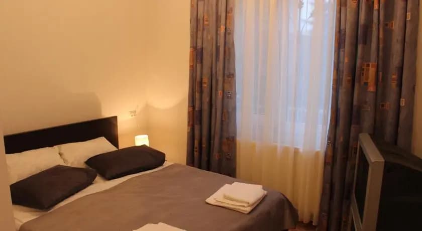 V Park Hotel - photo 1