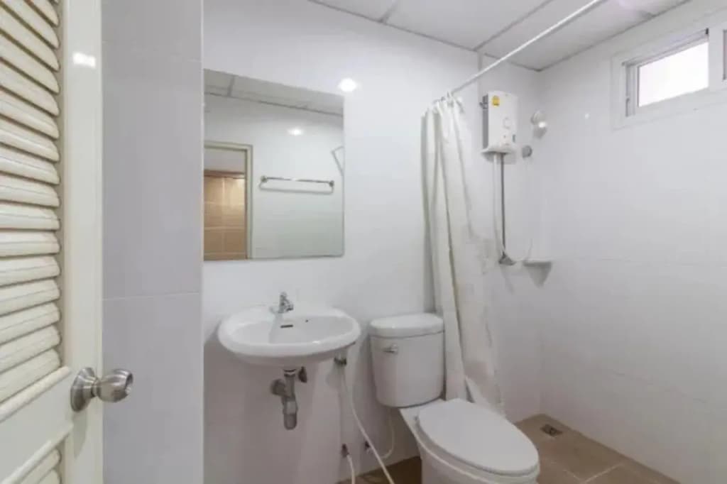 Collection O Siam Privi Hotel - photo 13