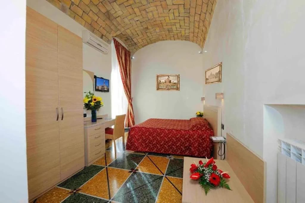 Hotel Campidoglio - photo 11