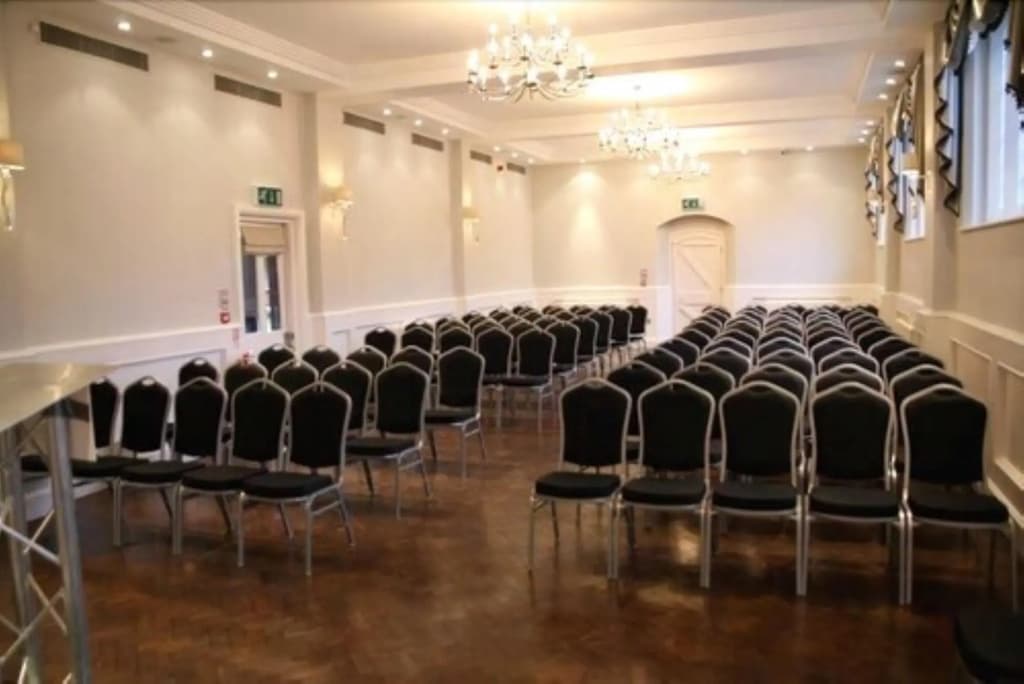 The Pillar Hotel - photo 18