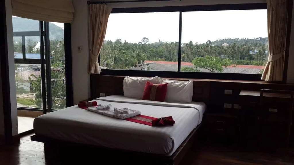 Chaweng Lakeview Condotel - photo 4