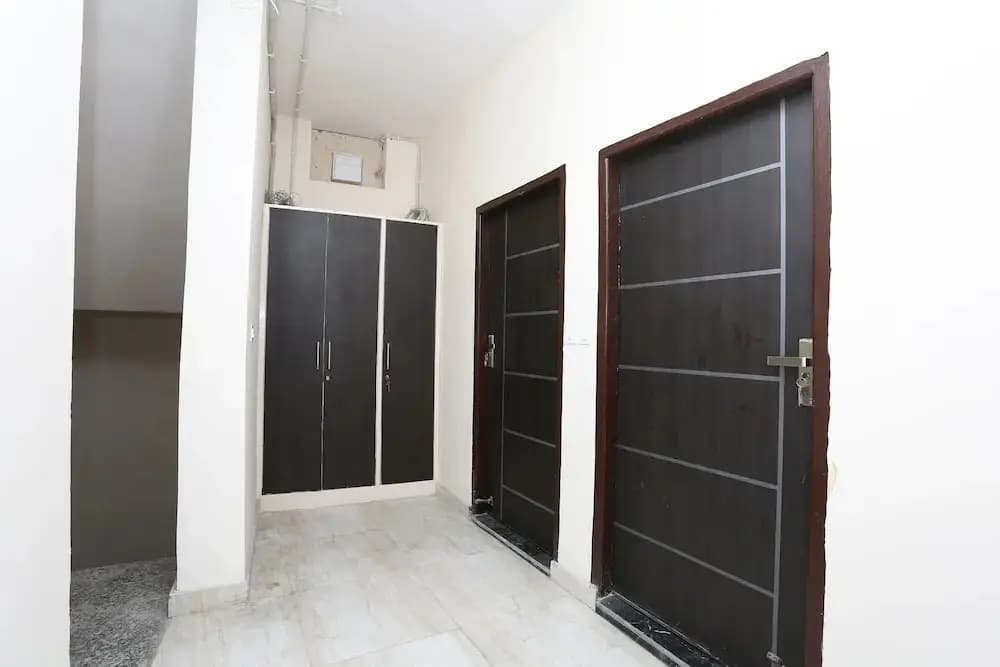 Hotel Dev Palace by OYO Rooms - photo 9
