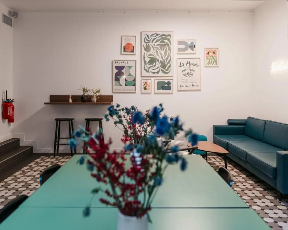 Beau M Paris Hostel - photo 14
