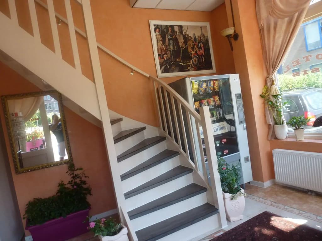 Hotel Isis - photo 15