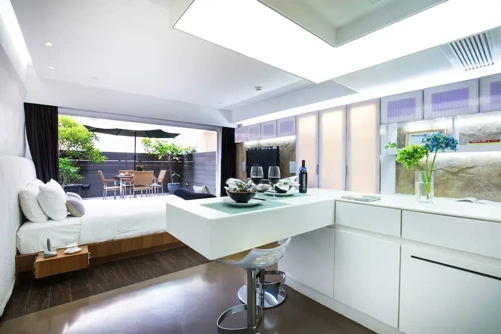 V Wanchai - photo 19