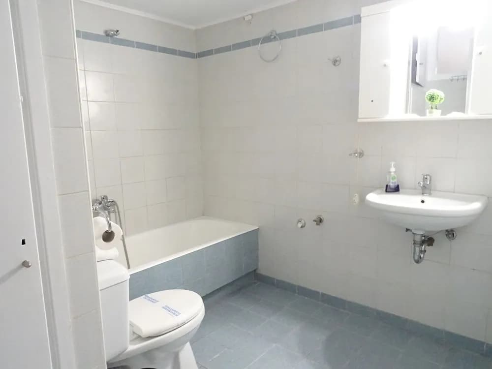 Down town comfort apartment - photo 8