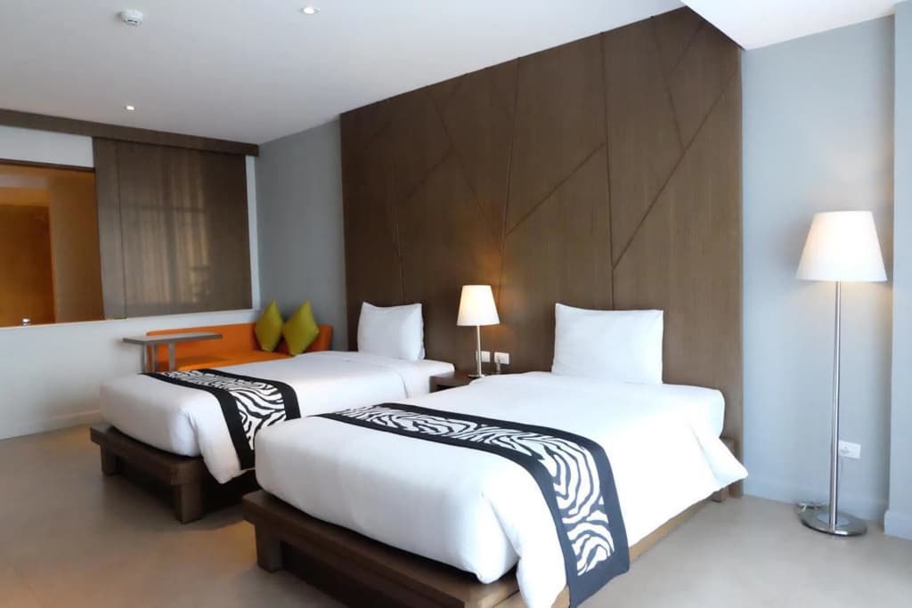 Season Five Hotel - photo 7
