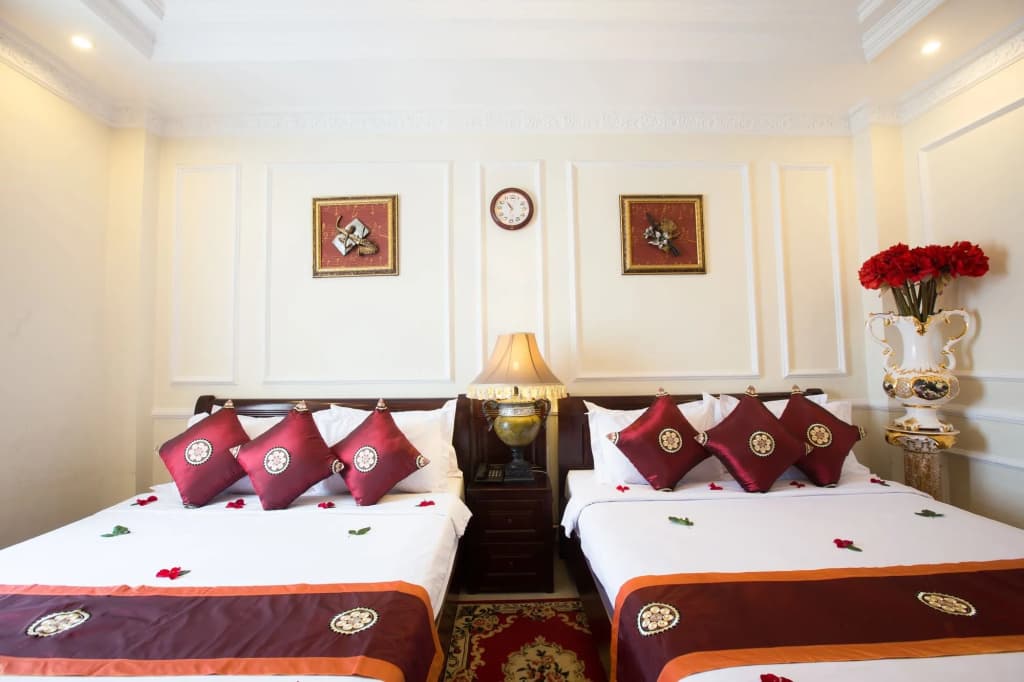 Louis Hotel - photo 6