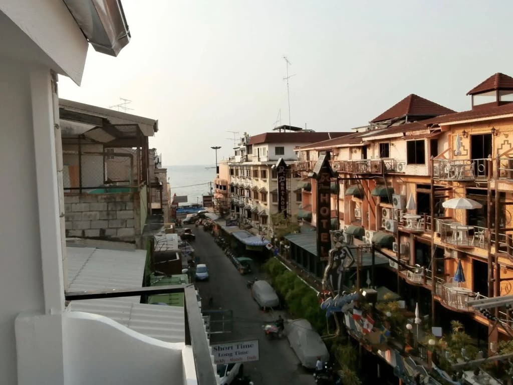 The Classroom Hotel - photo 15