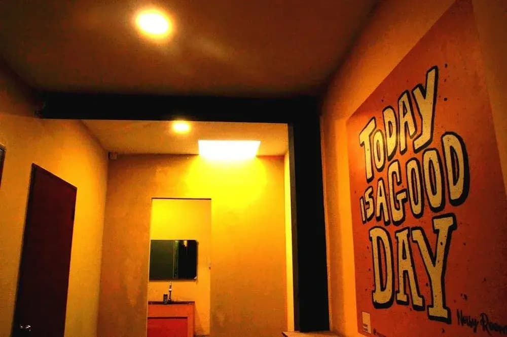 Noisy Room - Riverside - photo 8