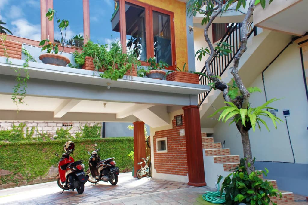CR Tris Rooms Seminyak - photo 11