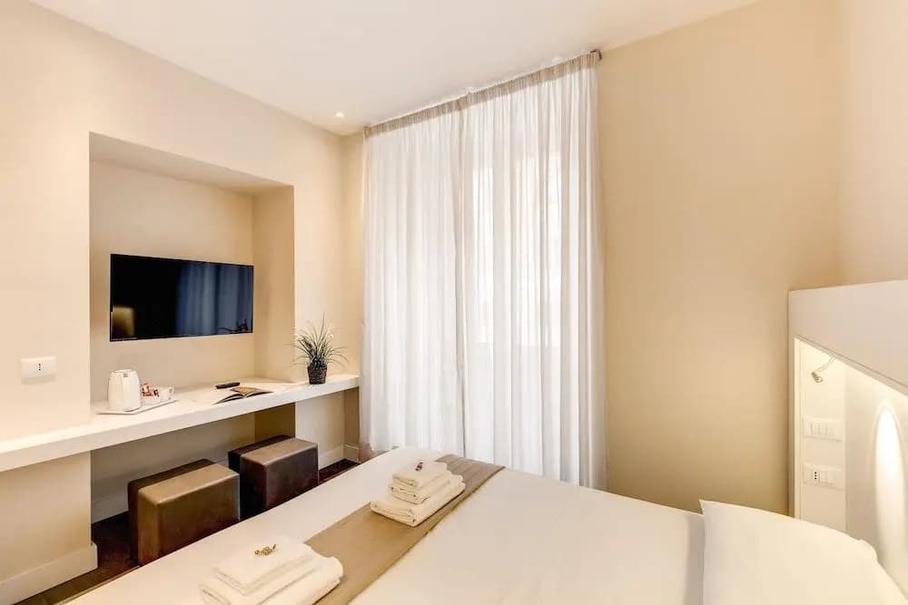 Ecce Roma Guesthouse - photo 4