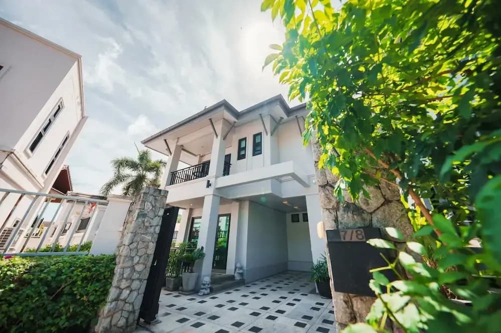 Patak 3 Bedroom Private Pool Villa - photo 1
