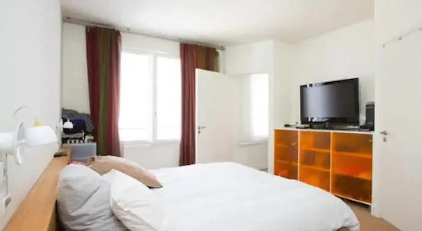 Great Design And Eiffel Tower Flat - photo 5