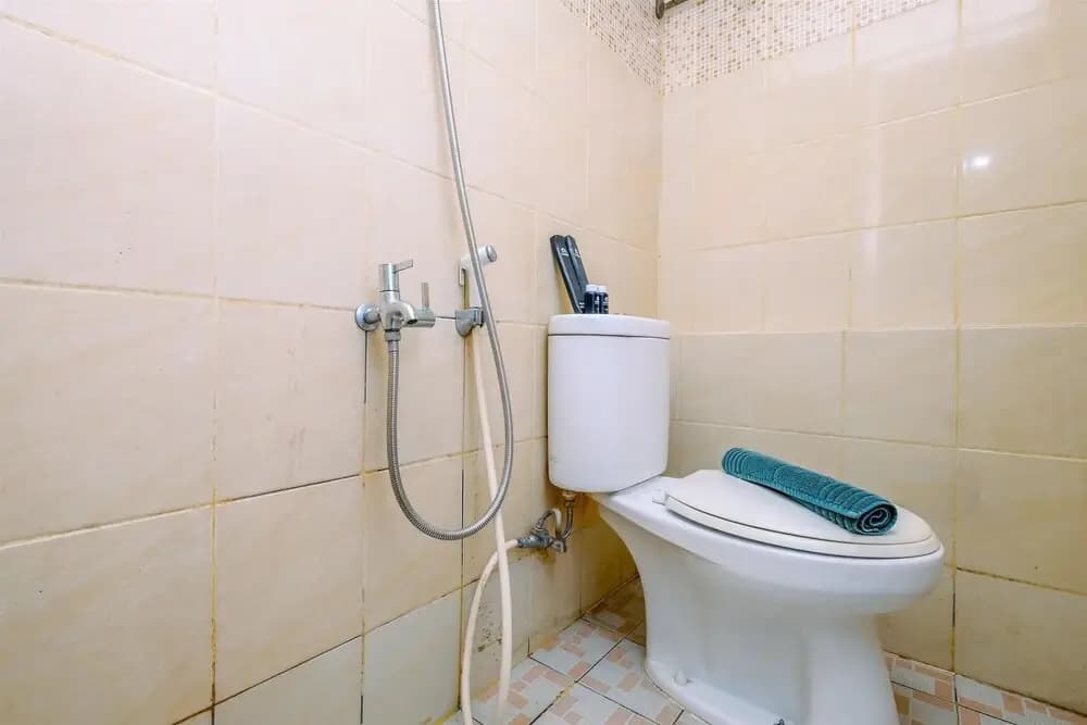Minimalist And Cozy Style 2Br At Green Pramuka City Apartment - photo 7