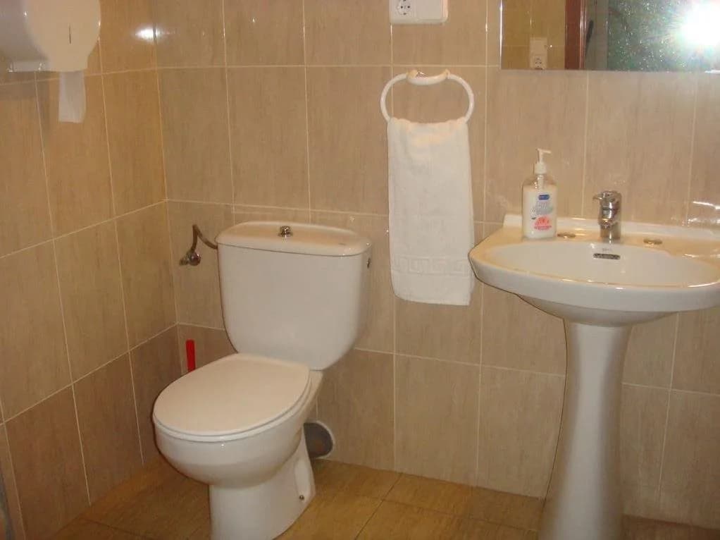 Hostal Muntaner - photo 8