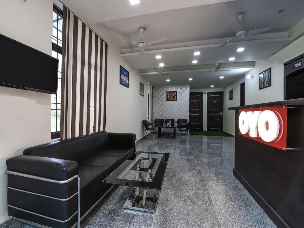 OYO 14722 Diamond Stay - photo 12