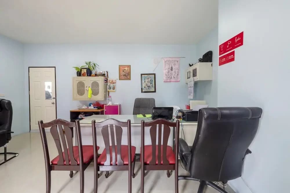 OYO 1030 Cd Mansion - photo 13