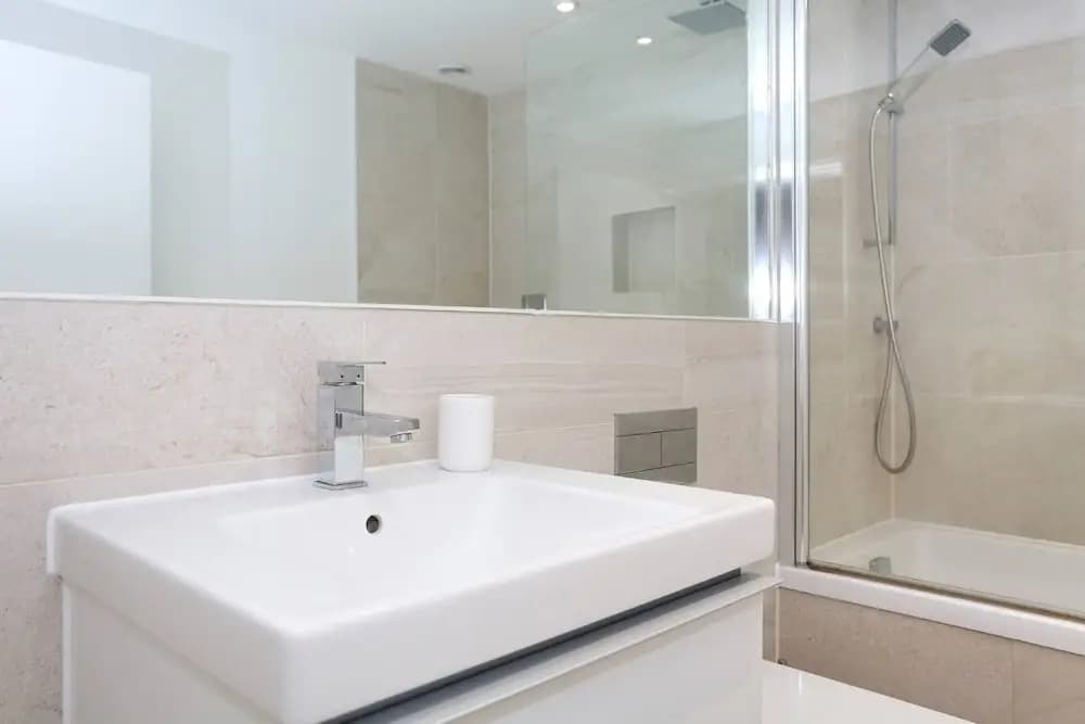 JOIVY Vibrant City Centre 2-bed Apt. - photo 9