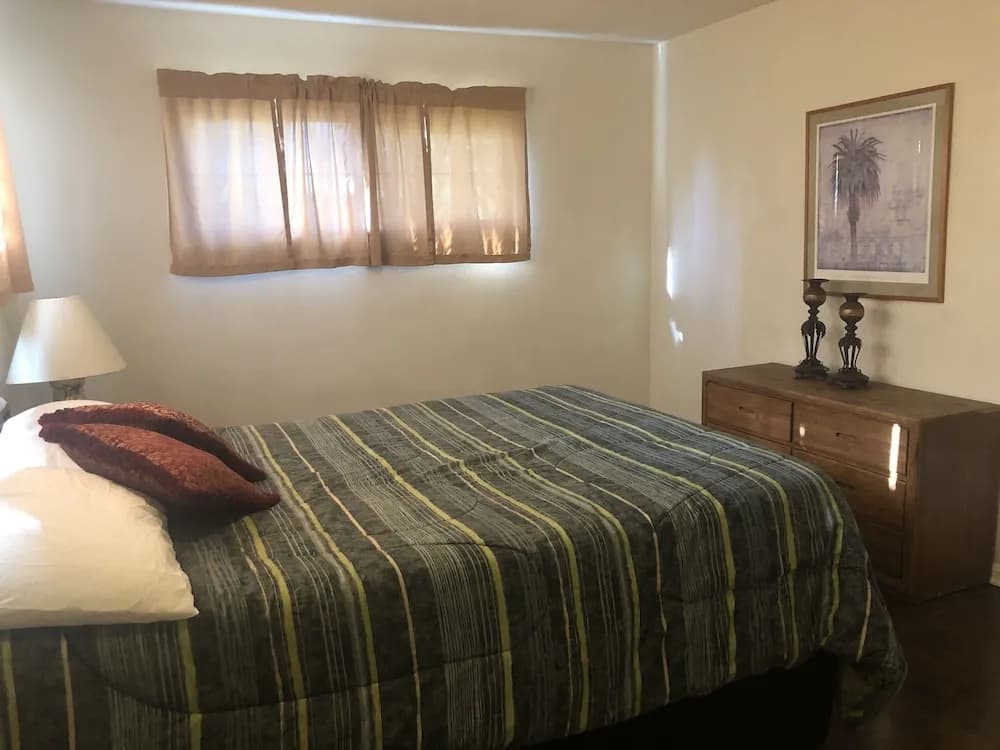 Comfy 3 Bedroom Home - photo 6