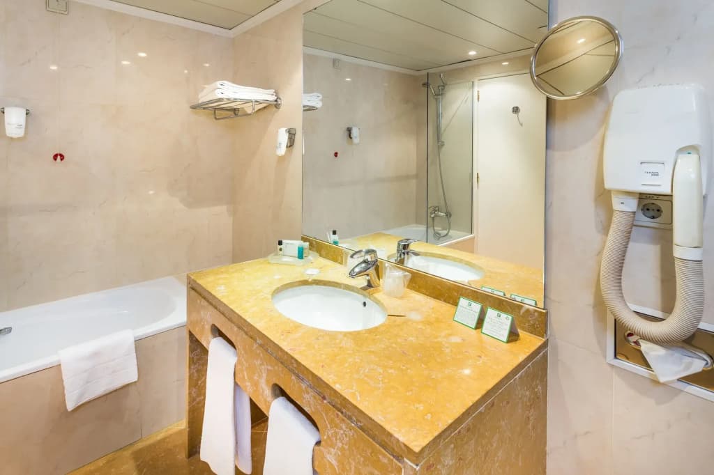Holiday Inn Lisbon by IHG - photo 8