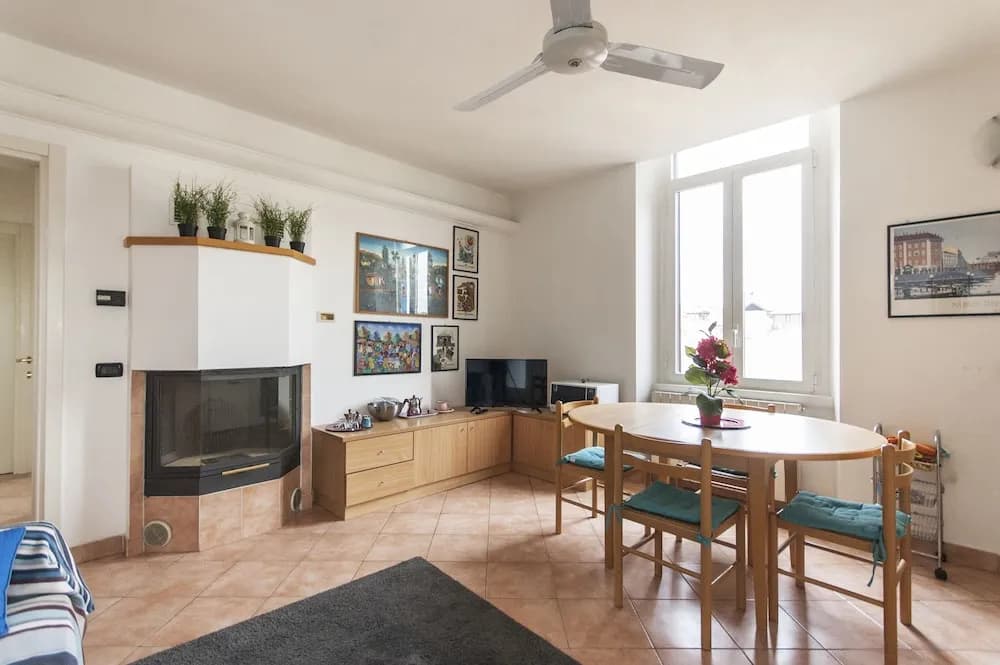 Typical Apartment on River Naviglio / Darsena - photo 6