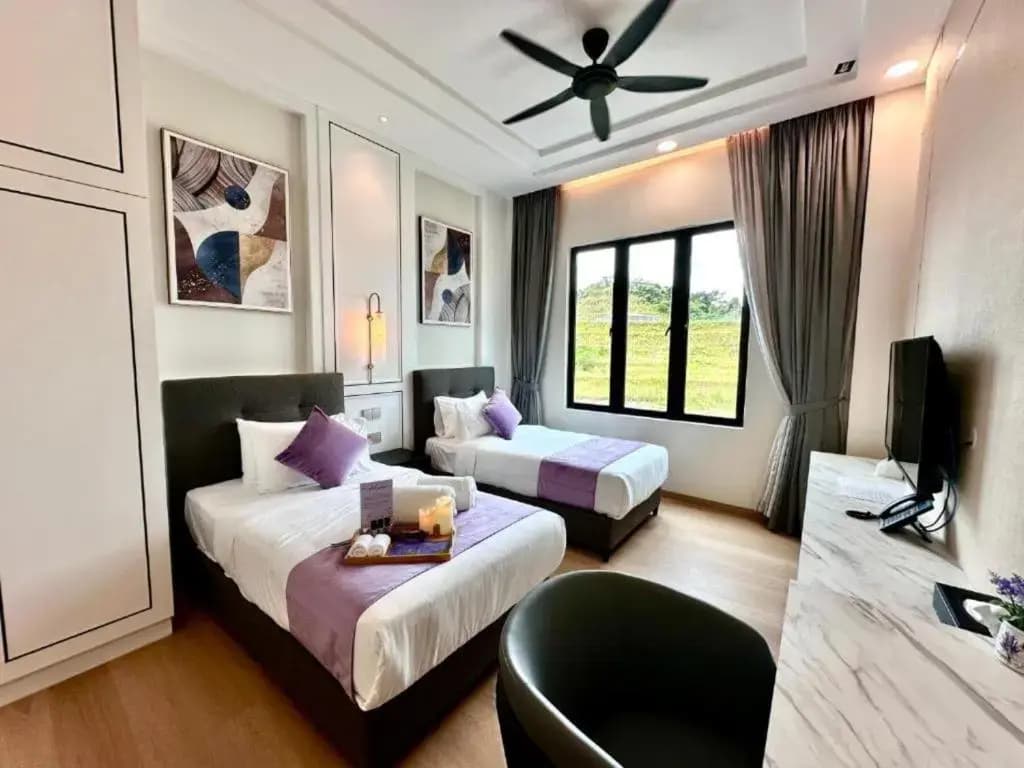 Cameron Lavender Mansion - photo 1