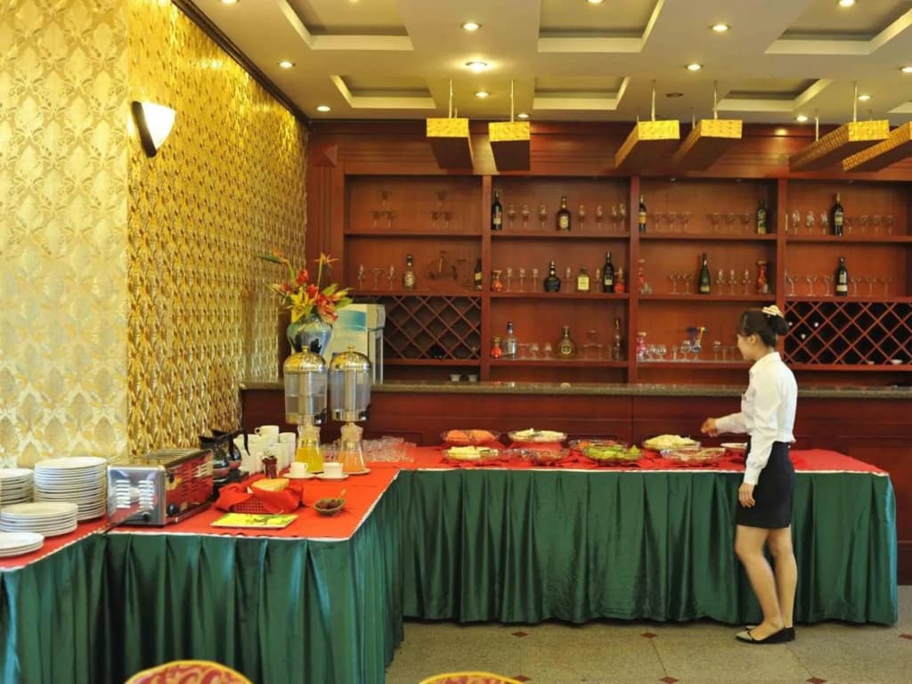 Crown Hotel - photo 18