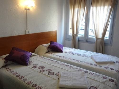 Hostal Sant Carlo - photo 3
