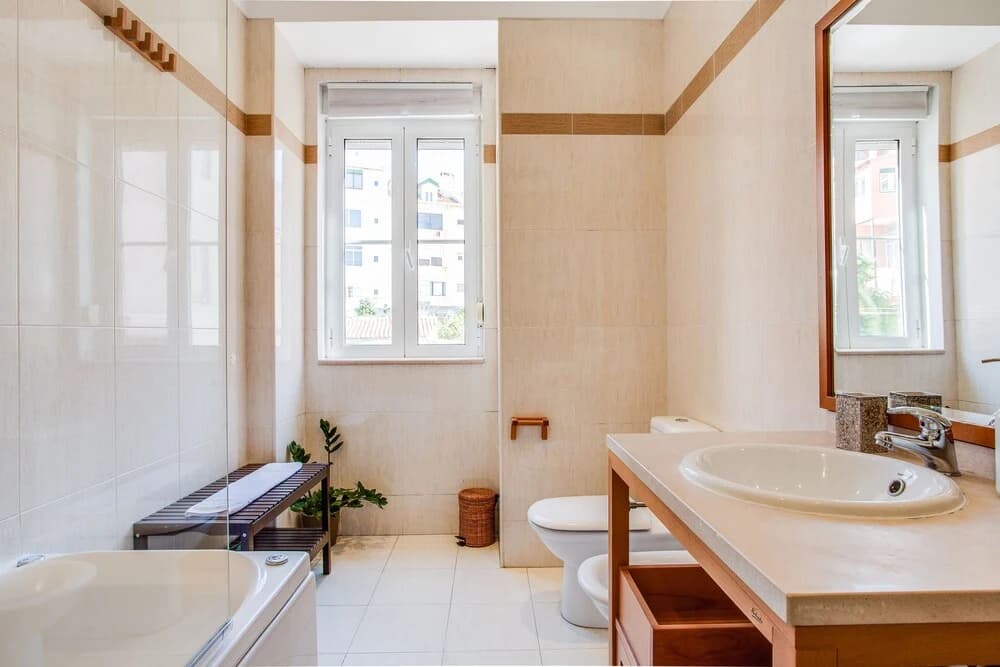 ALTIDO Fantastic 3BR Apt w/ City Views & Workspace in Principe Real - photo 8