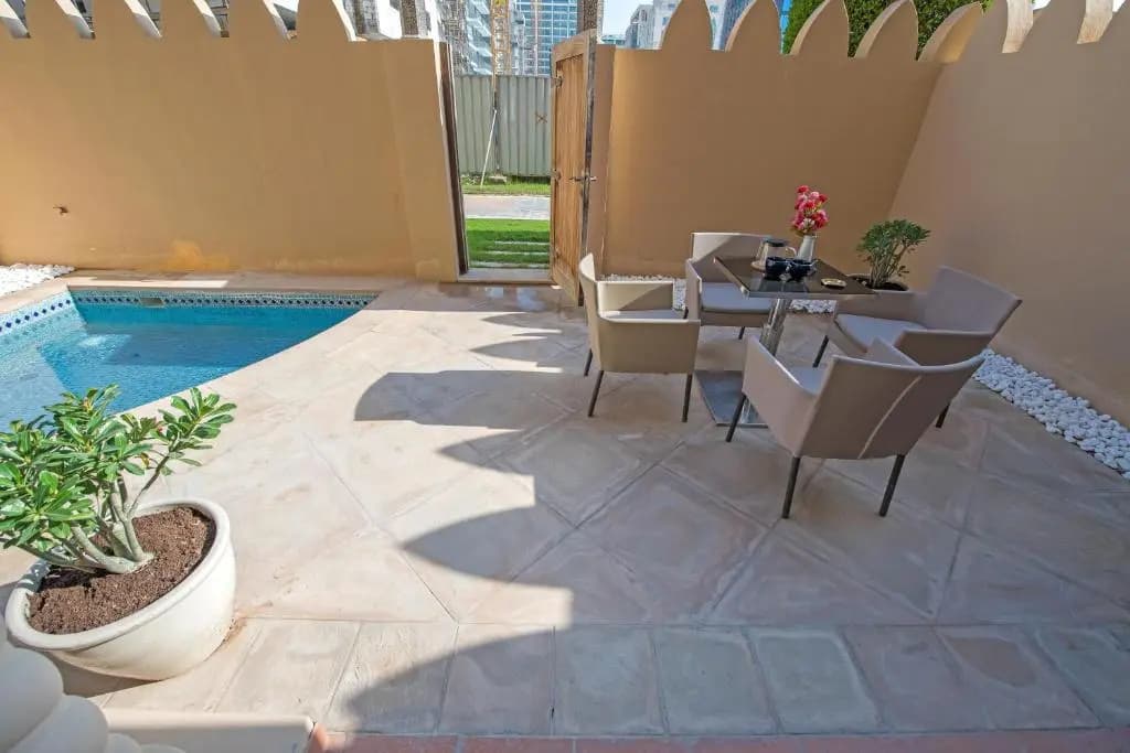 Luxurious 3BR Townhouse with Maid's & Private Pool in Palm Jumeirah - photo 20
