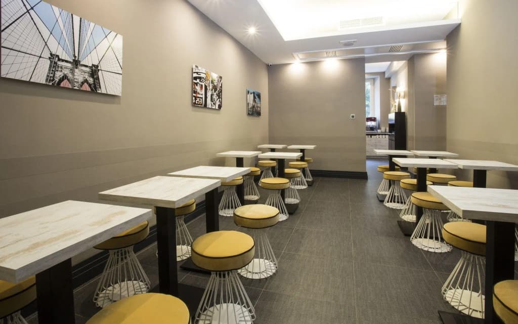 The Guardian Hotel - photo 33