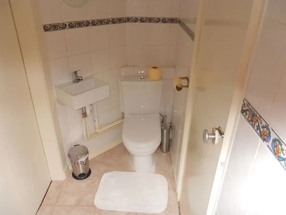 The Beachfront B&B - photo 9