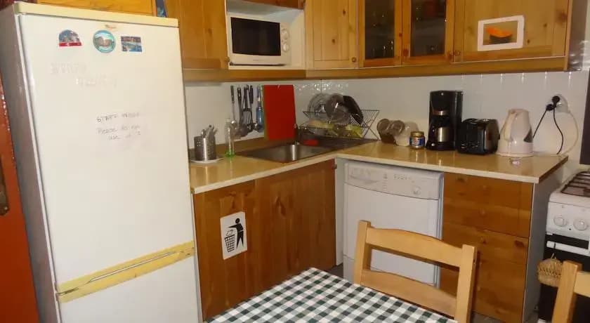 Kates Guesthouse - photo 9