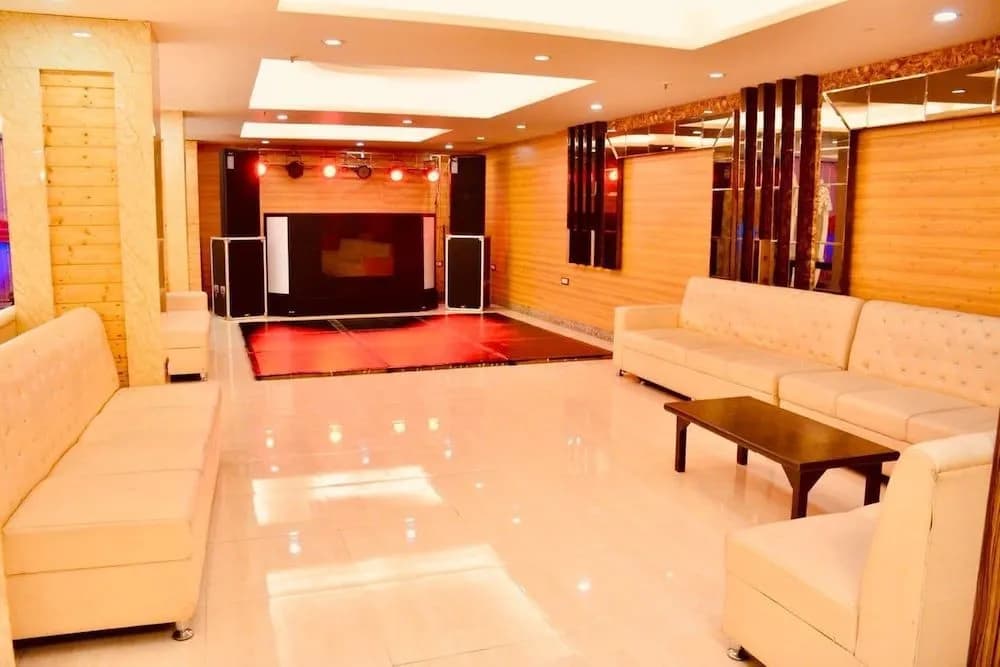 SK Crown Park Naraina - photo 5