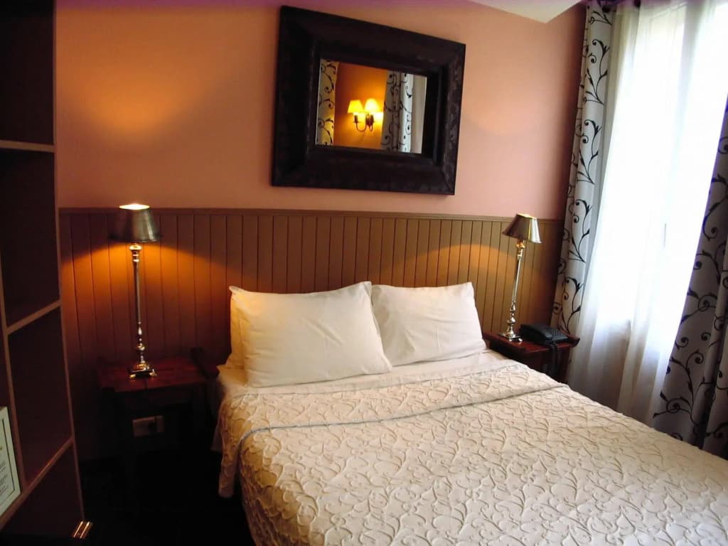 The Walled off Hotel Paris - photo 10