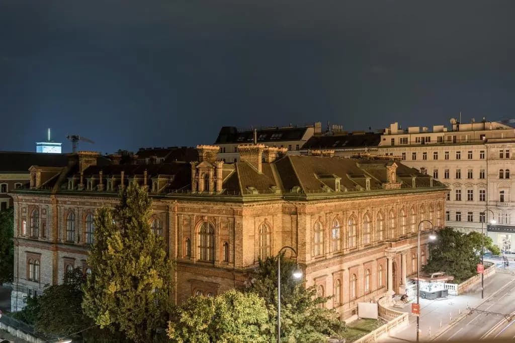 Palais Schottentor by ichbucheAT - photo 1
