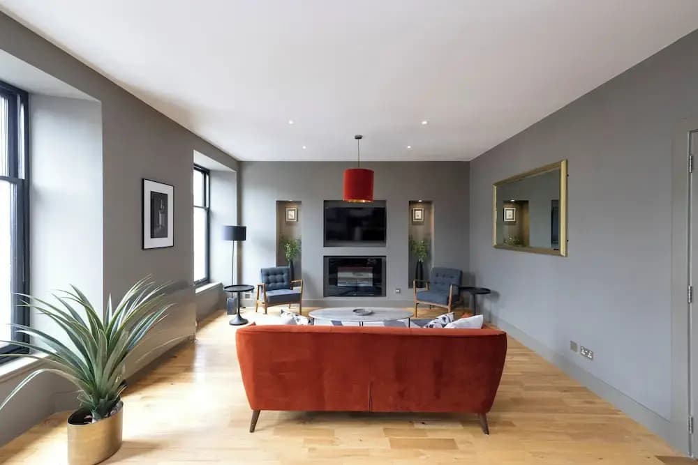 Stylish 2-bed flat in New Town - photo 21