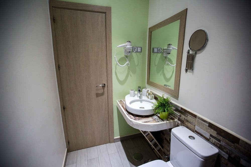 Hostal Adis - photo 8