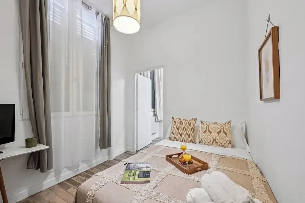 Stylish 1BR Flat Near Luxembourg Gardens - photo 4