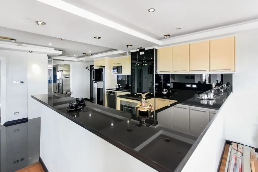 20th Floor 2-bed Condo With Stunning Views - photo 18