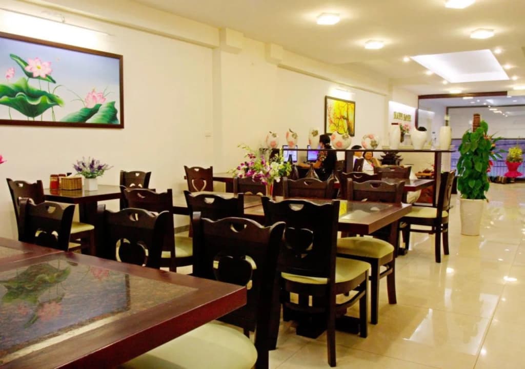 Happy Hotel - Kim Ma - photo 9